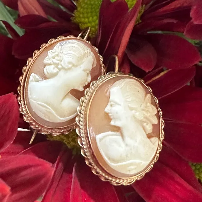 ONeills Estate Jewelry Earrings 14 Karat Yellow Gold Cameo Earrings 54600361