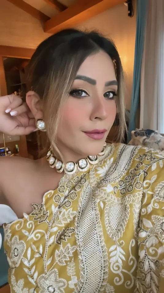 Zunaira Kundan Diamond Studded Set Including Earrings Necklace PRERTO ECOMMERCE PRIVATE LIMITED Earrings Zunaira Kundan Diamond Studded Set Including Earrings Necklace PRERTO ECOMMERCE PRIVATE LIMITED Earrings