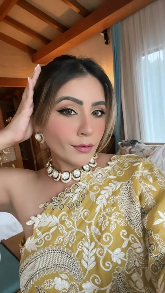 Zunaira Kundan Diamond Studded Set Including Earrings Necklace PRERTO ECOMMERCE PRIVATE LIMITED Earrings
