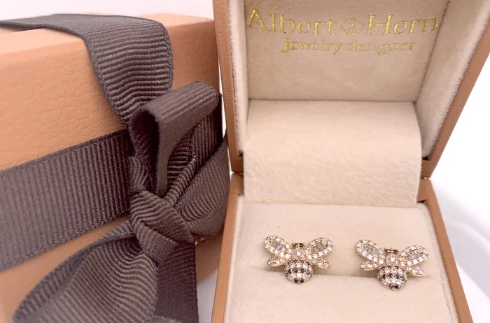 Albert Hern Earrings Earrings 18Kt Gold Bee with Diamonds