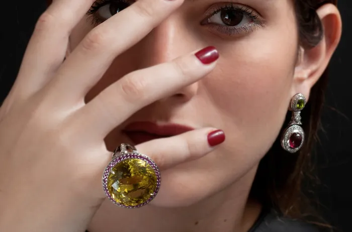 Albert Hern Rings Ring 18kt Gold Lemon Citrine with Diamonds Sapphires