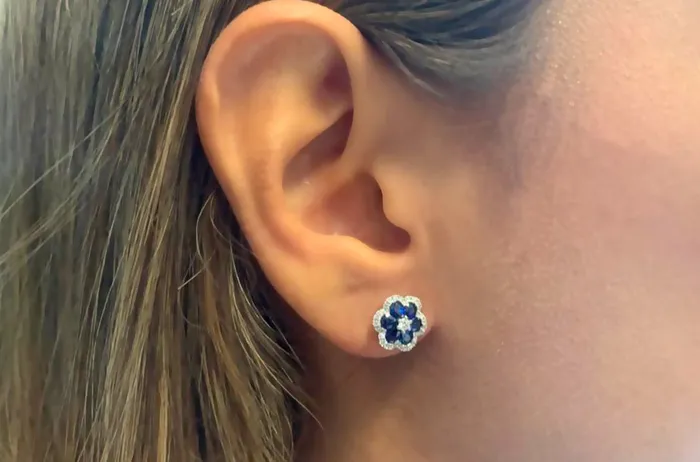 Earrings 18kt Gold Flowers with Blue Sapphires Diamonds Studs Albert Hern Earrings
