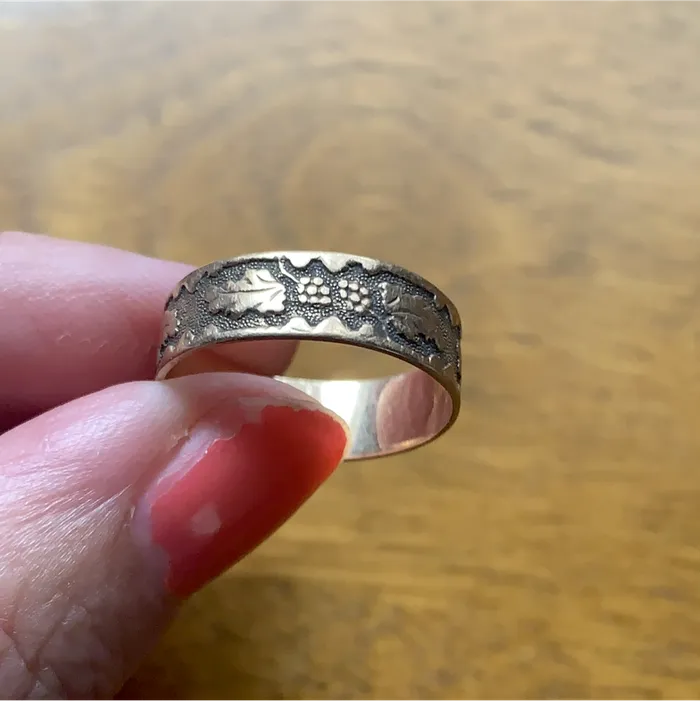 Grape Leaves and Flowers Band 9k Gold Antique Love Vintage Paris Rings