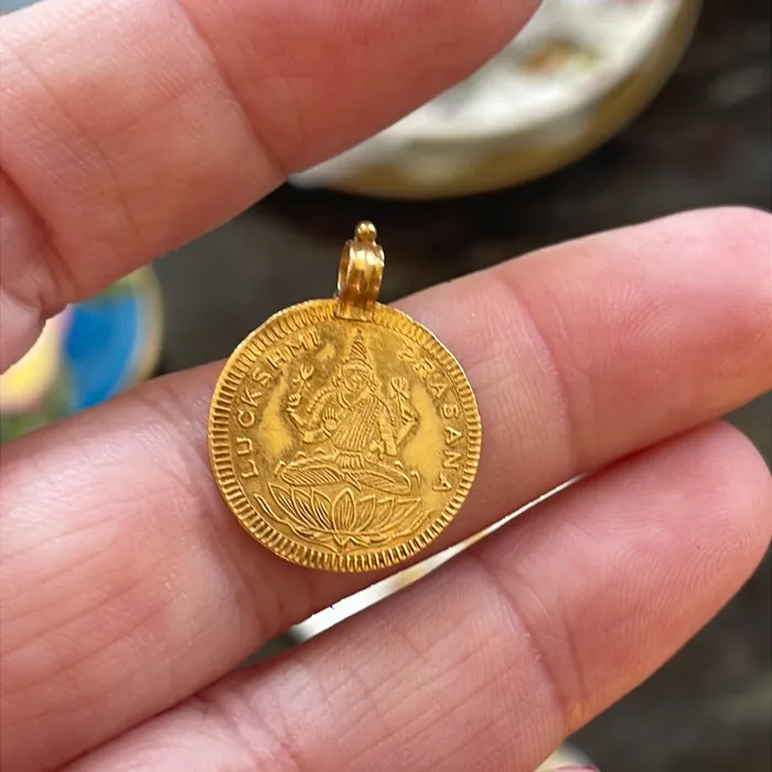Prasana Coin Pendant 22k Gold 1963 Vintage Vintage Paris Jewelry PreStyled Sets Prasana Coin Pendant 22k Gold 1963 Vintage Vintage Paris Jewelry PreStyled Sets
