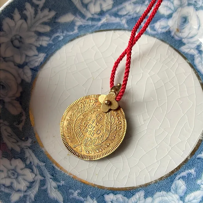 Prasana Coin Pendant 22k Gold 1963 Vintage Vintage Paris Jewelry PreStyled Sets Prasana Coin Pendant 22k Gold 1963 Vintage Vintage Paris Jewelry PreStyled Sets