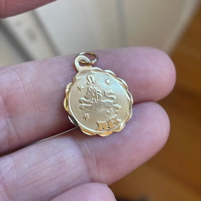 PreStyled Sets Love Vintage Paris Leo Zodiac Pendant 14k Gold Vintage