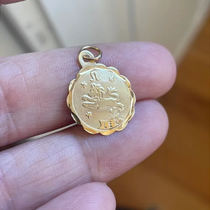 PreStyled Sets Love Vintage Paris Leo Zodiac Pendant 14k Gold Vintage