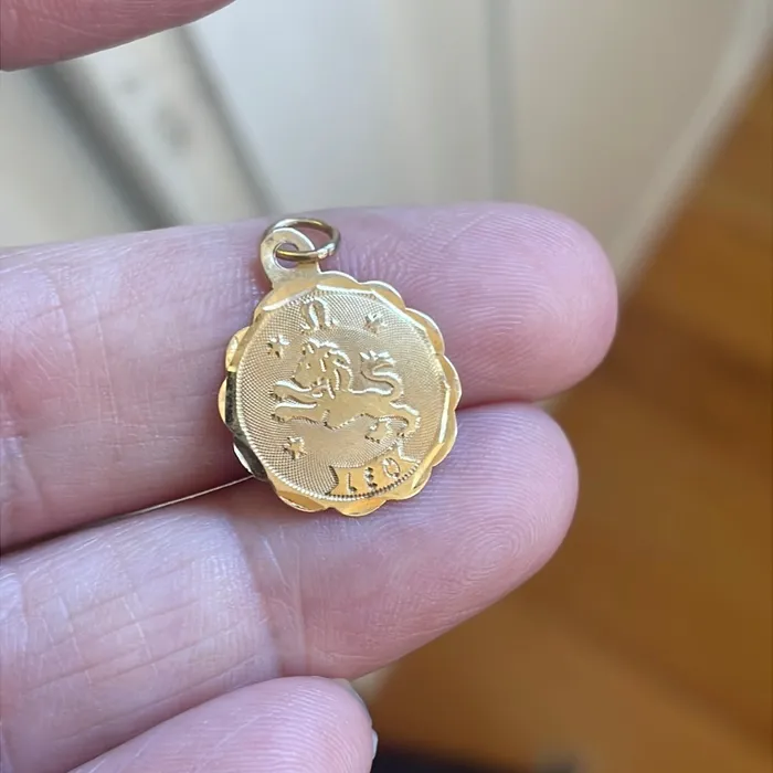 PreStyled Sets Love Vintage Paris Leo Zodiac Pendant 14k Gold Vintage