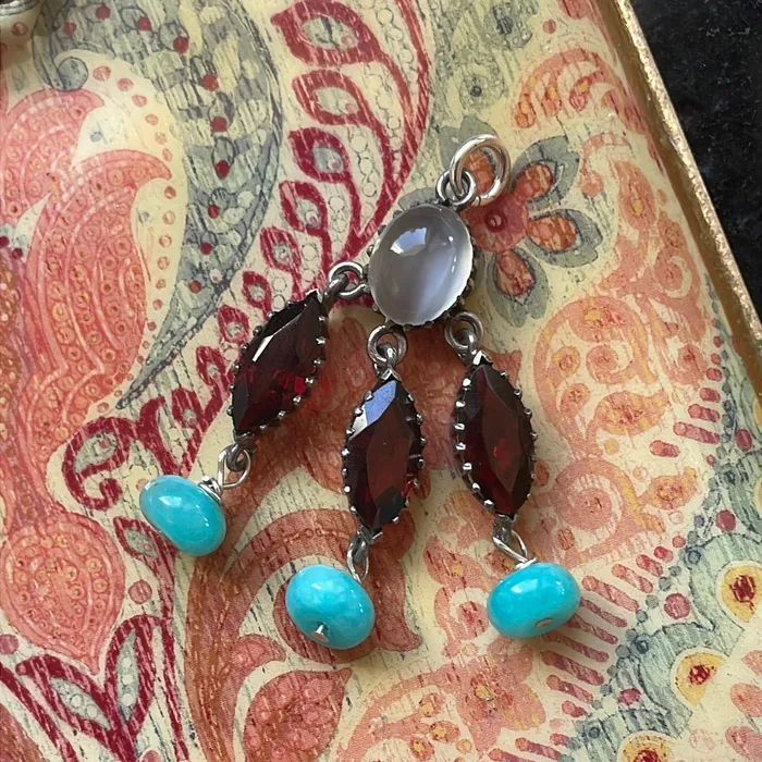 Vintage Paris Jewelry Necklaces Moonstone Garnet Pendant Peruvian Opal Sterling Silver Vintage Vintage Paris Jewelry Necklaces Moonstone Garnet Pendant Peruvian Opal Sterling Silver Vintage
