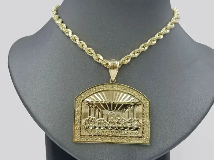 Necklaces Gold and Diamond 10k Yellow Gold Last supper pendant with Rope 26Chain Mens Necklace Diamond Cut