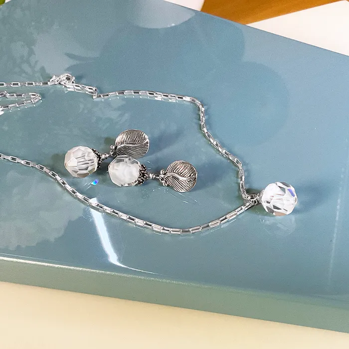 Elisa Ilana Earrings Swarovski Crystal Earrings w SS Leaf Posts