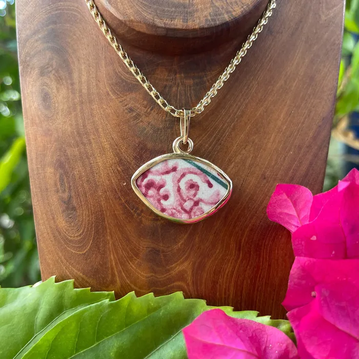 PreStyled Sets Crucian Gold Berry Vines 14k Gold Pendant